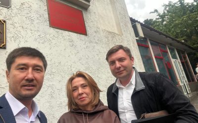 Суд удалился в совещательную